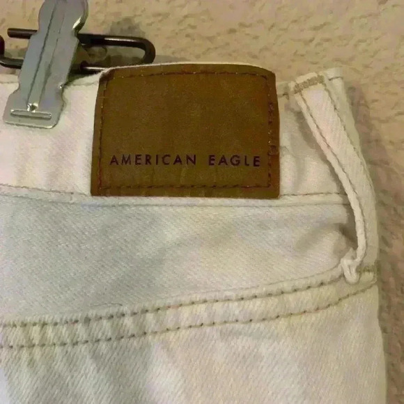 American Eagle, high rise white distressed jean short size 6 western cowgirlcore - Picture 4 of 5